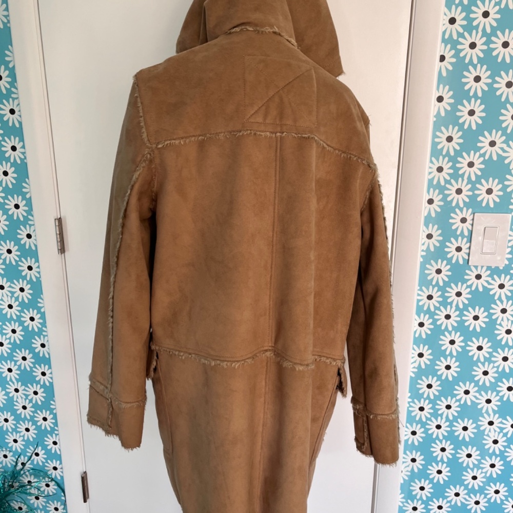 Coat - Picture 2 of 3